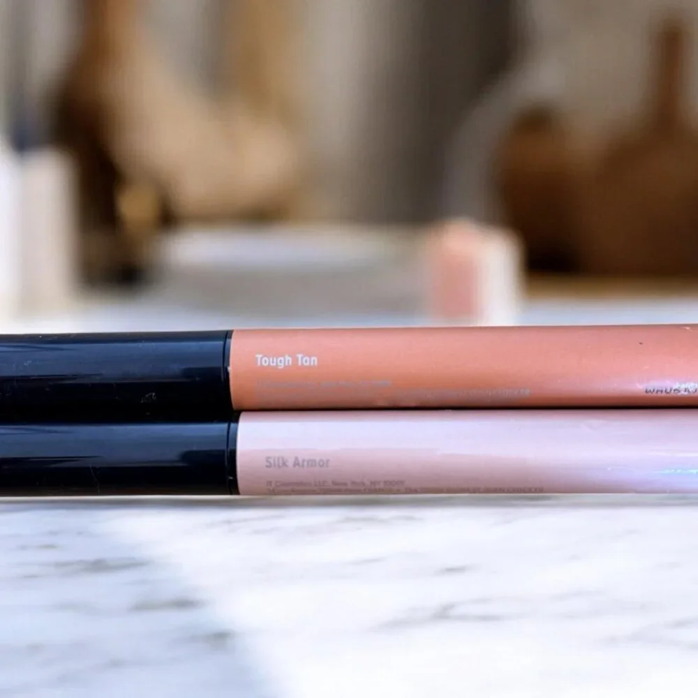 IT Cosmetics X2 Superhero No-Tug Longwear Eyeshadow Sticks Tough Tan Silk Armor